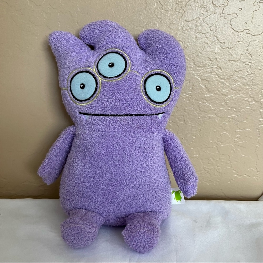 Ugly Dolls Eye Love You Plush